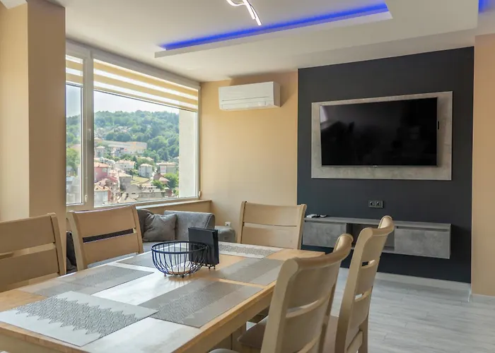 Grand * Γκάμπροβο