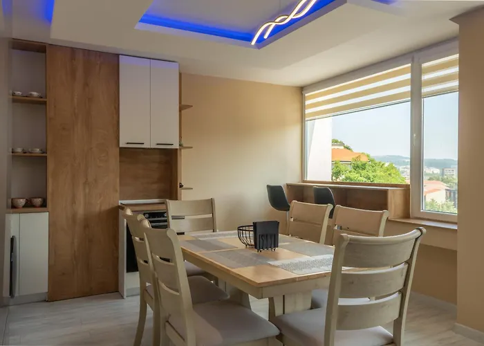 Grand * Γκάμπροβο